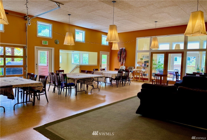6000 17th, Seattle, Washington 98106, 4 Bedrooms Bedrooms, ,2 BathroomsBathrooms,Residential,For Sale,17th,NWM1846514