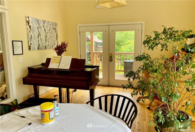 6000 17th, Seattle, Washington 98106, 4 Bedrooms Bedrooms, ,2 BathroomsBathrooms,Residential,For Sale,17th,NWM1846514