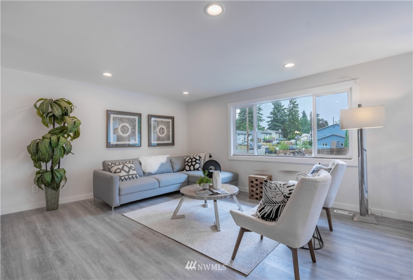 17114 156th, Renton, Washington 98058, 5 Bedrooms Bedrooms, ,2 BathroomsBathrooms,Residential,For Sale,156th,NWM1850236