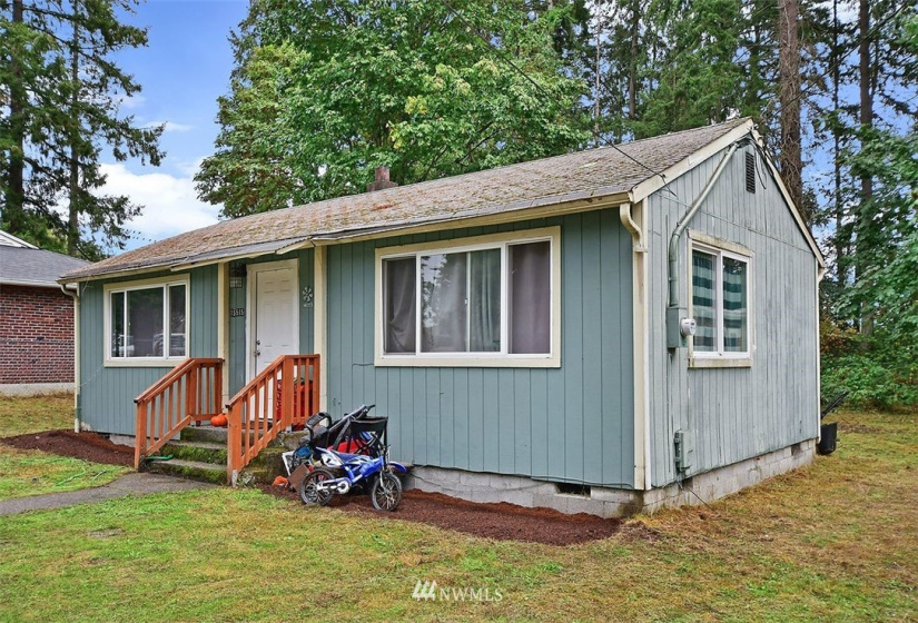 15515 Grant, Lakewood, Washington 98498, ,Residential Income,For Sale,Grant,NWM1848287