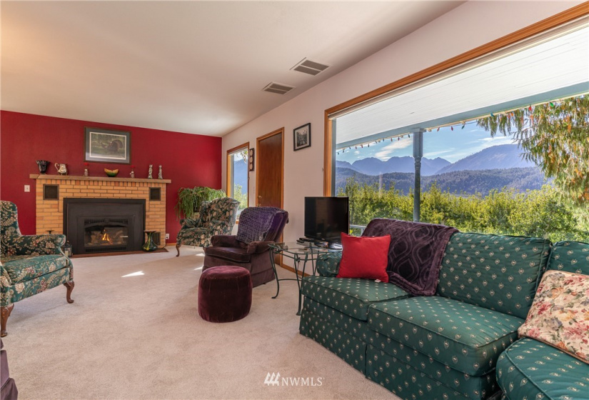 9753 Nibbelink, Peshastin, Washington 98847, 4 Bedrooms Bedrooms, ,1 BathroomBathrooms,Farm,For Sale,Nibbelink,NWM1850612