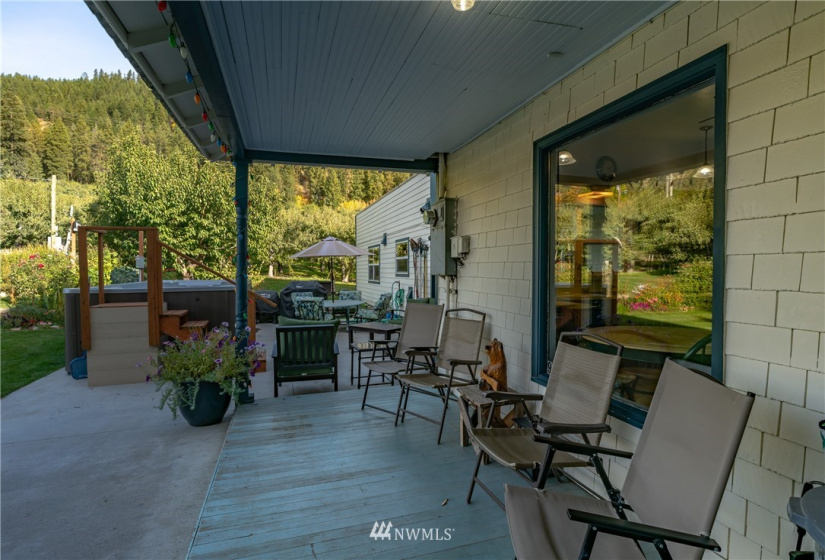 9753 Nibbelink, Peshastin, Washington 98847, 4 Bedrooms Bedrooms, ,1 BathroomBathrooms,Farm,For Sale,Nibbelink,NWM1850612