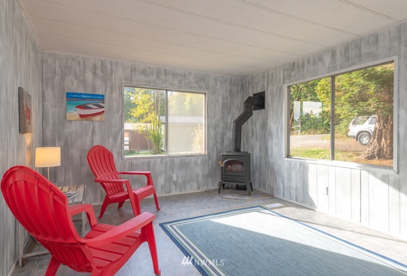 20588 Western, Indianola, Washington 98342, 2 Bedrooms Bedrooms, ,1 BathroomBathrooms,Residential,For Sale,Western,NWM1850392
