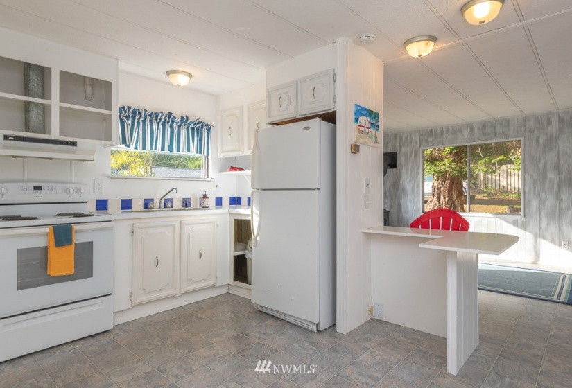 20588 Western, Indianola, Washington 98342, 2 Bedrooms Bedrooms, ,1 BathroomBathrooms,Residential,For Sale,Western,NWM1850392