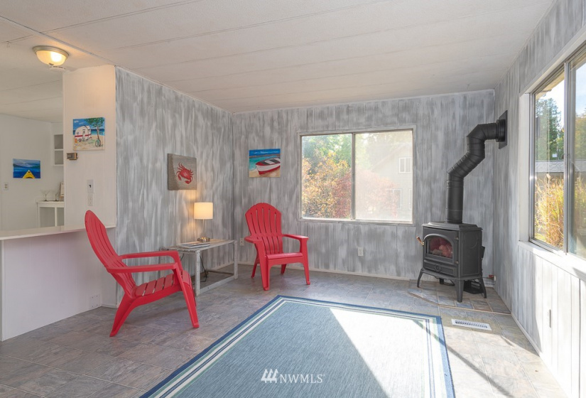 20588 Western, Indianola, Washington 98342, 2 Bedrooms Bedrooms, ,1 BathroomBathrooms,Residential,For Sale,Western,NWM1850392