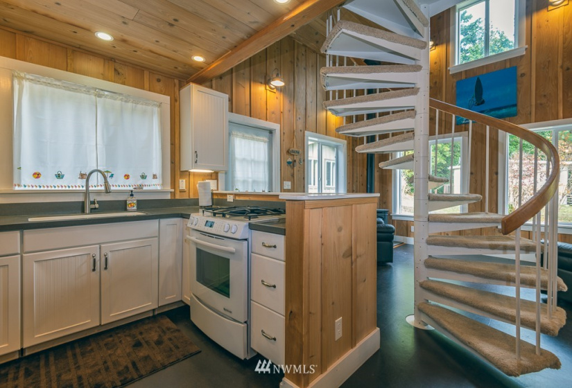 20584 Western, Indianola, Washington 98342, 1 Bedroom Bedrooms, ,1 BathroomBathrooms,Residential,For Sale,Western,NWM1850400