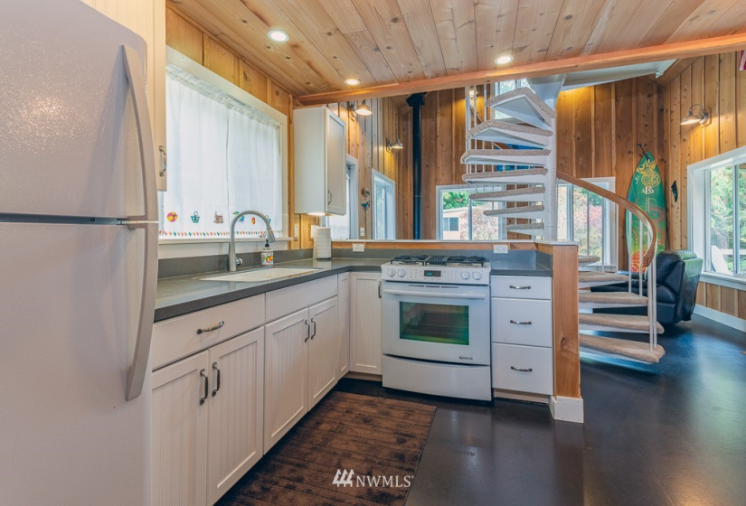 20584 20588 Western, Indianola, Washington 98342, 3 Bedrooms Bedrooms, ,2 BathroomsBathrooms,Residential,For Sale,Western,NWM1850550