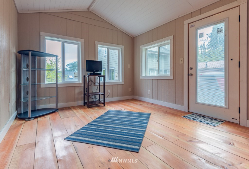 20584 20588 Western, Indianola, Washington 98342, 3 Bedrooms Bedrooms, ,2 BathroomsBathrooms,Residential,For Sale,Western,NWM1850550