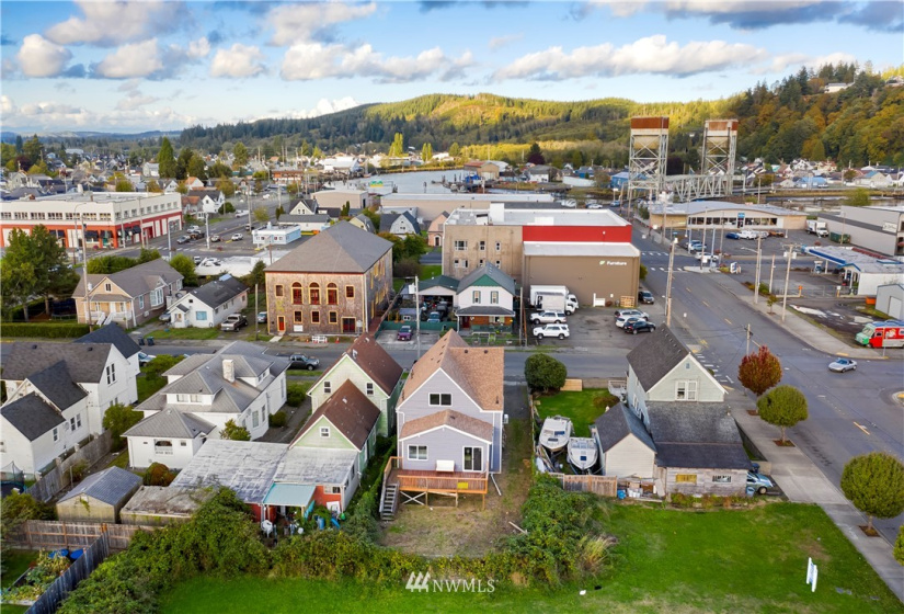 520 J, Hoquiam, Washington 98550, 4 Bedrooms Bedrooms, ,2 BathroomsBathrooms,Residential,For Sale,J,NWM1849318
