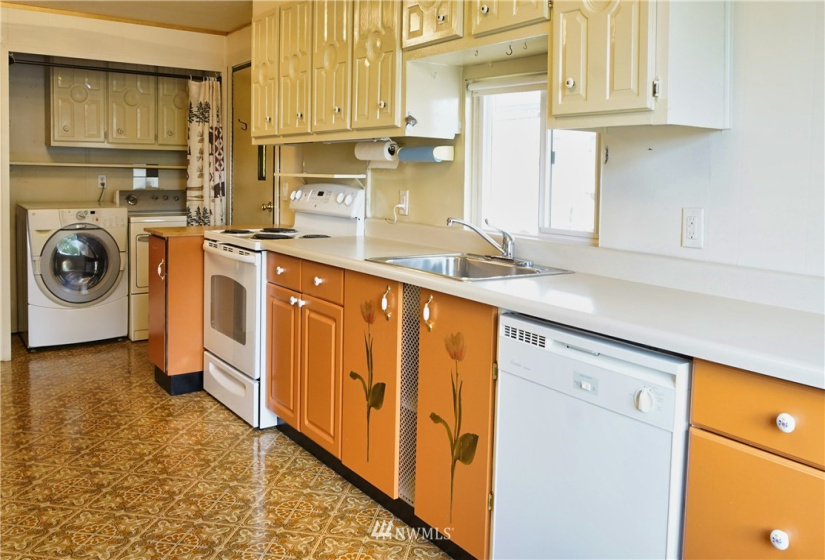 2725 Fir, Mount Vernon, Washington 98273, 2 Bedrooms Bedrooms, ,1 BathroomBathrooms,Manufactured In Park,For Sale,Fir,NWM1850189