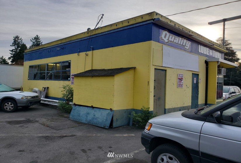 1707 West Pioneer, Puyallup, Washington 98371, ,Commercial Sale,For Sale,West Pioneer,NWM1850070
