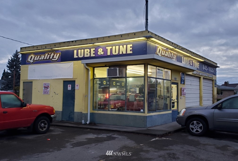 1707 West Pioneer, Puyallup, Washington 98371, ,Commercial Sale,For Sale,West Pioneer,NWM1850070