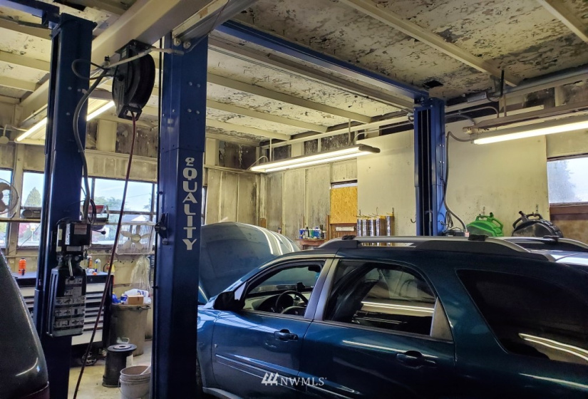 1707 West Pioneer, Puyallup, Washington 98371, ,Commercial Sale,For Sale,West Pioneer,NWM1850070