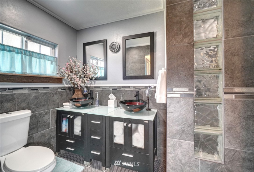 1314 Market, Aberdeen, Washington 98520, 3 Bedrooms Bedrooms, ,1 BathroomBathrooms,Residential,For Sale,Evans and Lewis,Market,NWM1846471