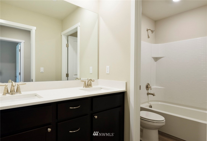 116 Russell, Bremerton, Washington 98312, 5 Bedrooms Bedrooms, ,2 BathroomsBathrooms,Residential,For Sale,Bay Vista,Russell,NWM1851303