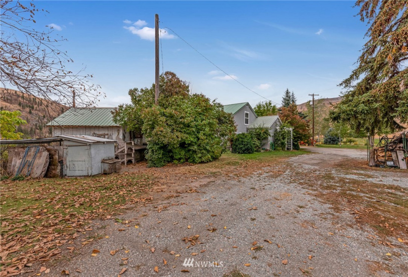 916 B Highway 153, Pateros, Washington 98846, 3 Bedrooms Bedrooms, ,2 BathroomsBathrooms,Residential,For Sale,Bolinger,Highway 153,NWM1851404