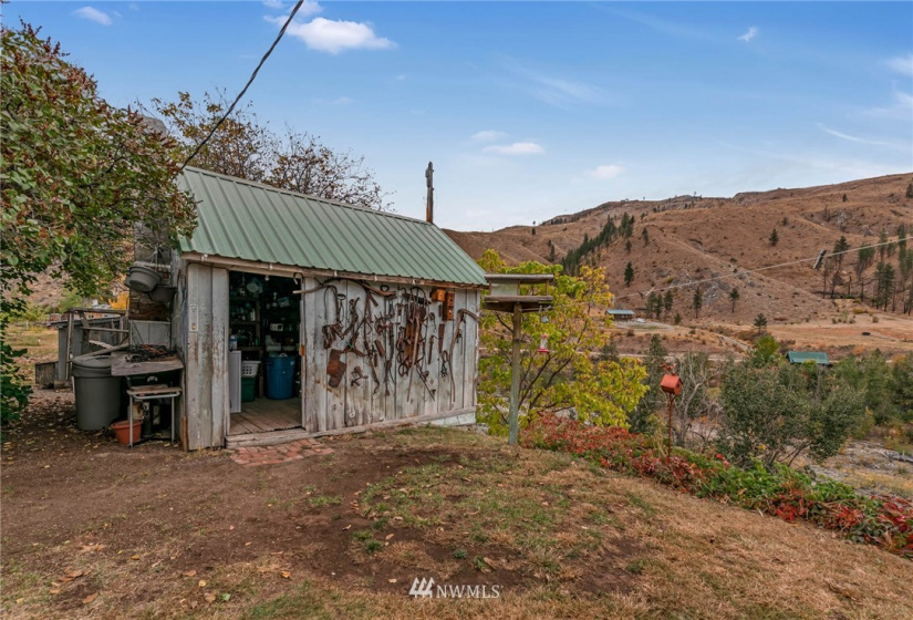 916 B Highway 153, Pateros, Washington 98846, 3 Bedrooms Bedrooms, ,2 BathroomsBathrooms,Residential,For Sale,Bolinger,Highway 153,NWM1851404