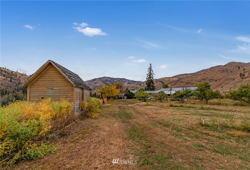 916 B Highway 153, Pateros, Washington 98846, 3 Bedrooms Bedrooms, ,2 BathroomsBathrooms,Residential,For Sale,Bolinger,Highway 153,NWM1851404