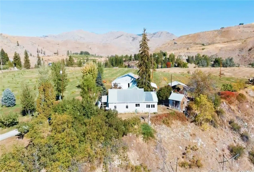 916 B Highway 153, Pateros, Washington 98846, 3 Bedrooms Bedrooms, ,2 BathroomsBathrooms,Residential,For Sale,Bolinger,Highway 153,NWM1851404