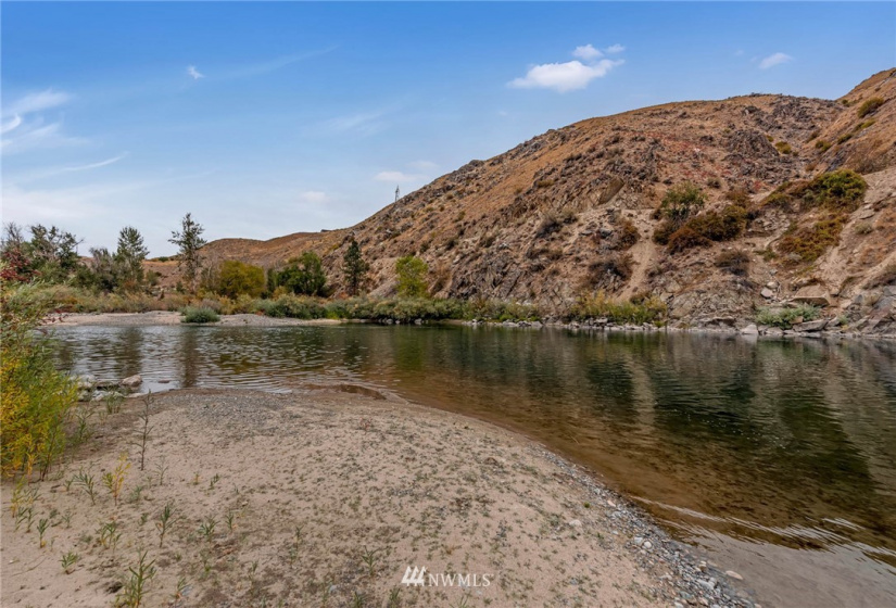 916 B Highway 153, Pateros, Washington 98846, 3 Bedrooms Bedrooms, ,2 BathroomsBathrooms,Residential,For Sale,Bolinger,Highway 153,NWM1851404