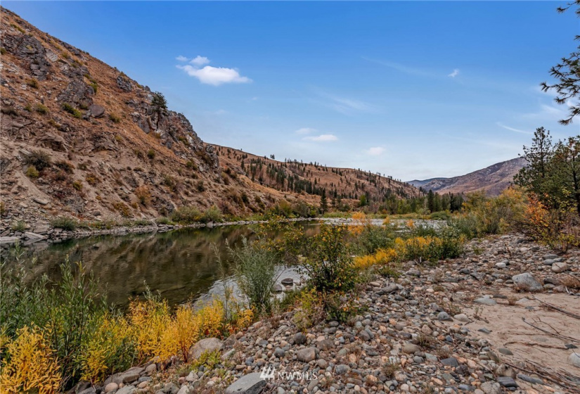 916 B Highway 153, Pateros, Washington 98846, 3 Bedrooms Bedrooms, ,2 BathroomsBathrooms,Residential,For Sale,Bolinger,Highway 153,NWM1851404