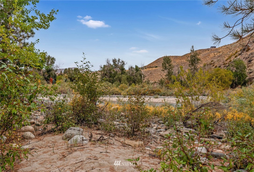 916 B Highway 153, Pateros, Washington 98846, 3 Bedrooms Bedrooms, ,2 BathroomsBathrooms,Residential,For Sale,Bolinger,Highway 153,NWM1851404
