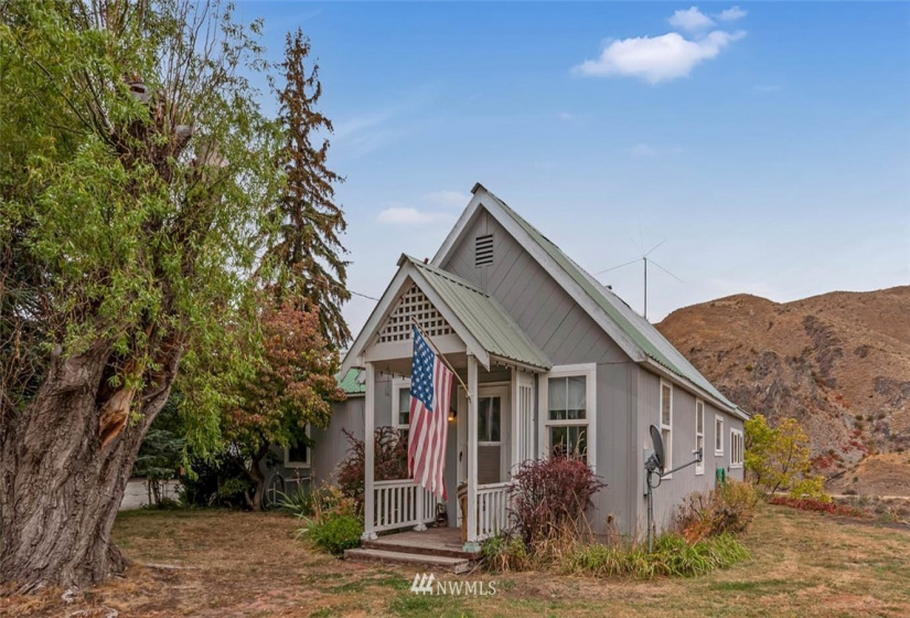 916 B Highway 153, Pateros, Washington 98846, 3 Bedrooms Bedrooms, ,2 BathroomsBathrooms,Residential,For Sale,Bolinger,Highway 153,NWM1851404