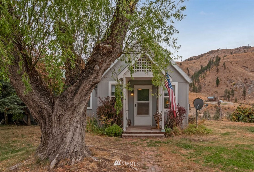 916 B Highway 153, Pateros, Washington 98846, 3 Bedrooms Bedrooms, ,2 BathroomsBathrooms,Residential,For Sale,Bolinger,Highway 153,NWM1851404