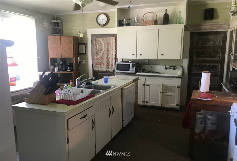 26206 Marine, Stanwood, Washington 98292, 6 Bedrooms Bedrooms, ,1 BathroomBathrooms,Residential,For Sale,Marine,NWM1851092