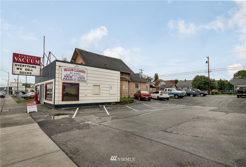 2318 Broadway, Everett, Washington 98201, ,Commercial Sale,For Sale,Broadway,NWM1850761
