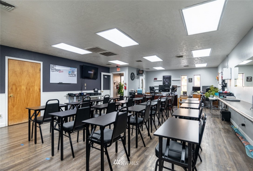 1418 S Pioneer, Moses Lake, Washington 98837, ,Commercial Sale,For Sale,Pioneer,NWM1851372