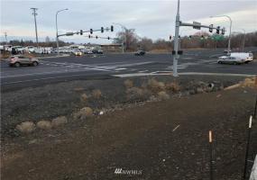 1050 Broadway, Moses Lake, Washington 98837, ,Land,For Sale,Broadway,NWM1546400