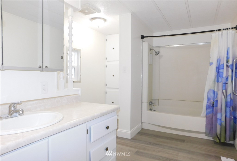 11217 125th, Puyallup, Washington 98374, 3 Bedrooms Bedrooms, ,1 BathroomBathrooms,Manufactured In Park,For Sale,125th,NWM1851938