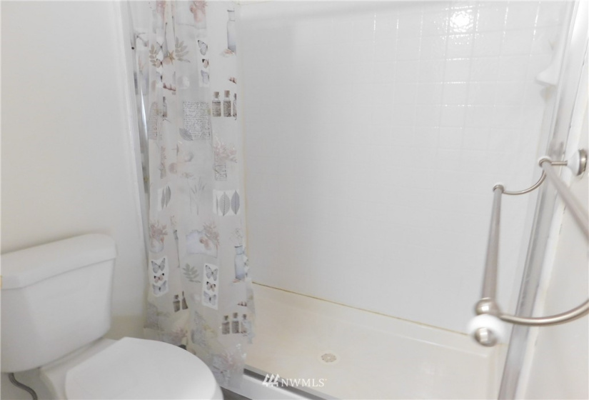 11217 125th, Puyallup, Washington 98374, 3 Bedrooms Bedrooms, ,1 BathroomBathrooms,Manufactured In Park,For Sale,125th,NWM1851938