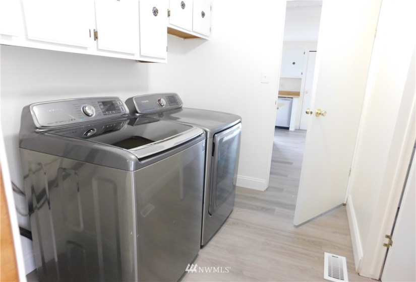 11217 125th, Puyallup, Washington 98374, 3 Bedrooms Bedrooms, ,1 BathroomBathrooms,Manufactured In Park,For Sale,125th,NWM1851938