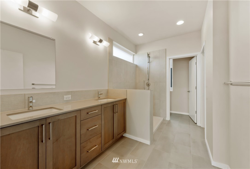 9243 14th, Seattle, Washington 98117, 3 Bedrooms Bedrooms, ,2 BathroomsBathrooms,Residential Lease,For Rent,Ivy Hill,14th,NWM1852459