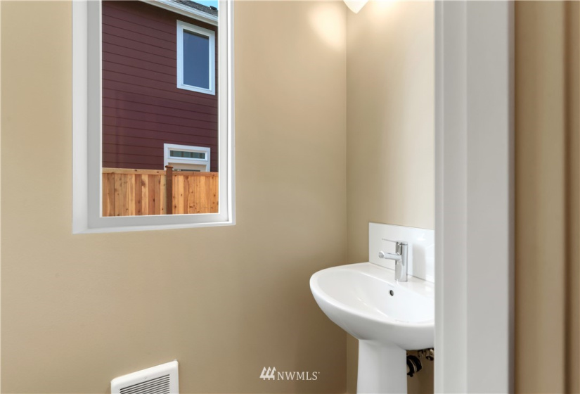 9243 14th, Seattle, Washington 98117, 3 Bedrooms Bedrooms, ,2 BathroomsBathrooms,Residential Lease,For Rent,Ivy Hill,14th,NWM1852459