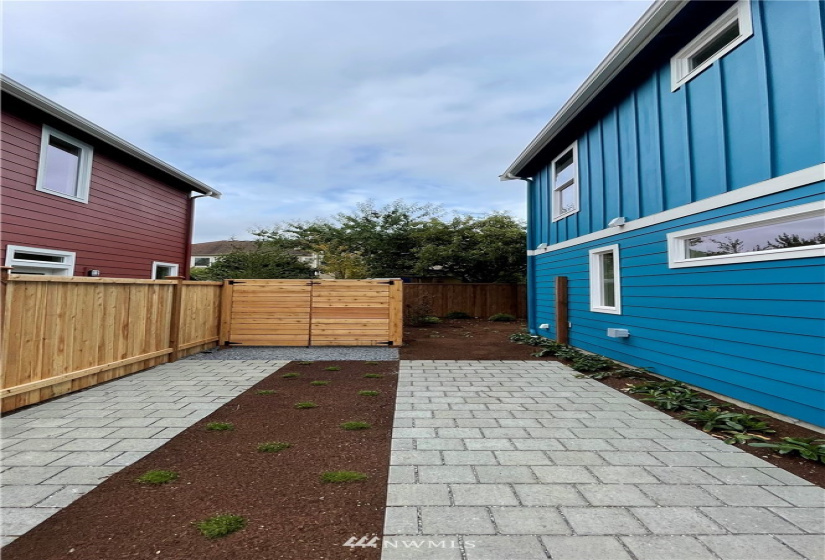 9243 14th, Seattle, Washington 98117, 3 Bedrooms Bedrooms, ,2 BathroomsBathrooms,Residential Lease,For Rent,Ivy Hill,14th,NWM1852459