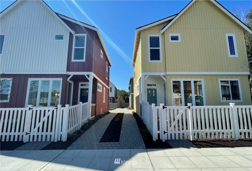 9243 14th, Seattle, Washington 98117, 3 Bedrooms Bedrooms, ,2 BathroomsBathrooms,Residential Lease,For Rent,Ivy Hill,14th,NWM1852459