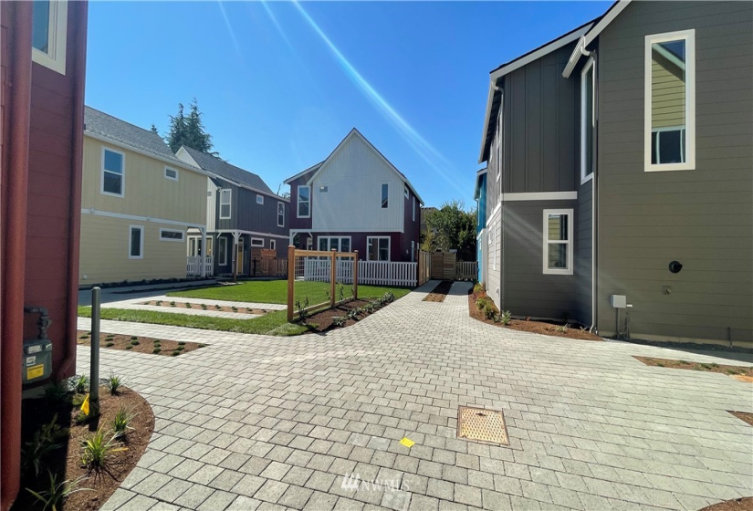 9243 14th, Seattle, Washington 98117, 3 Bedrooms Bedrooms, ,2 BathroomsBathrooms,Residential Lease,For Rent,Ivy Hill,14th,NWM1852459