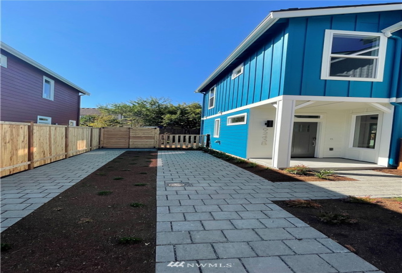 9243 14th, Seattle, Washington 98117, 3 Bedrooms Bedrooms, ,2 BathroomsBathrooms,Residential Lease,For Rent,Ivy Hill,14th,NWM1852459