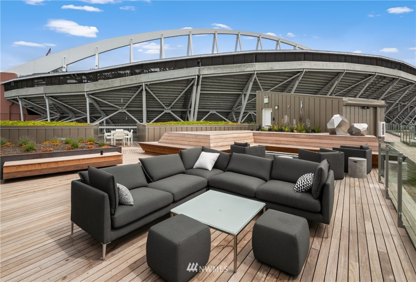 590 1st, Seattle, Washington 98104, 2 Bedrooms Bedrooms, ,1 BathroomBathrooms,Residential,For Sale,Gridiron,1st,NWM1851974