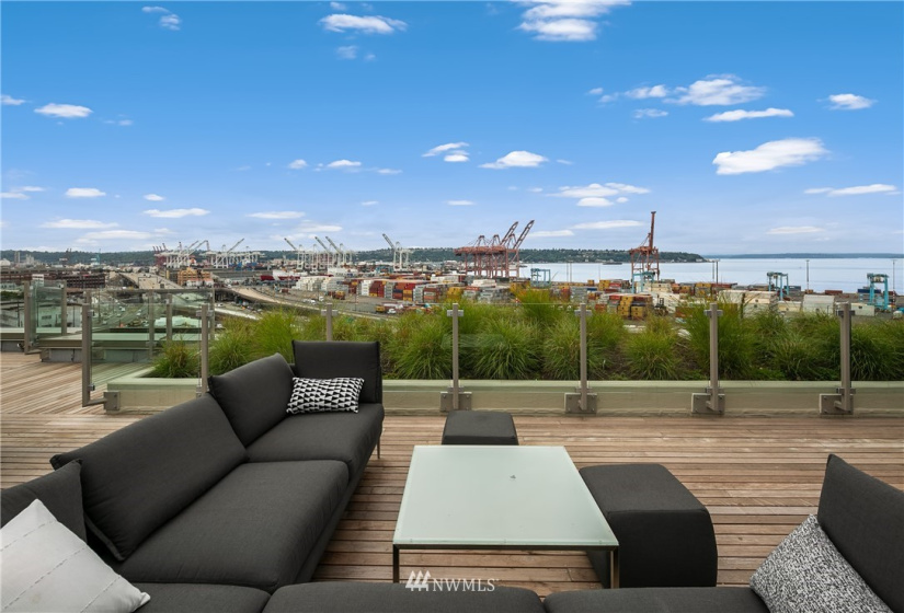 590 1st, Seattle, Washington 98104, 2 Bedrooms Bedrooms, ,1 BathroomBathrooms,Residential,For Sale,Gridiron,1st,NWM1851974
