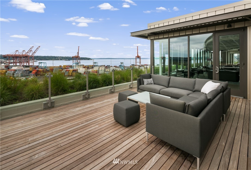 590 1st, Seattle, Washington 98104, 2 Bedrooms Bedrooms, ,1 BathroomBathrooms,Residential,For Sale,Gridiron,1st,NWM1851974