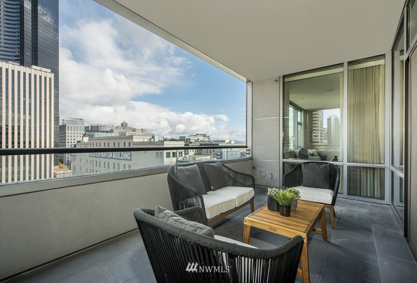 715 2nd, Seattle, Washington 98104, 2 Bedrooms Bedrooms, ,2 BathroomsBathrooms,Residential,For Sale,Millennium Tower,2nd,NWM1851993