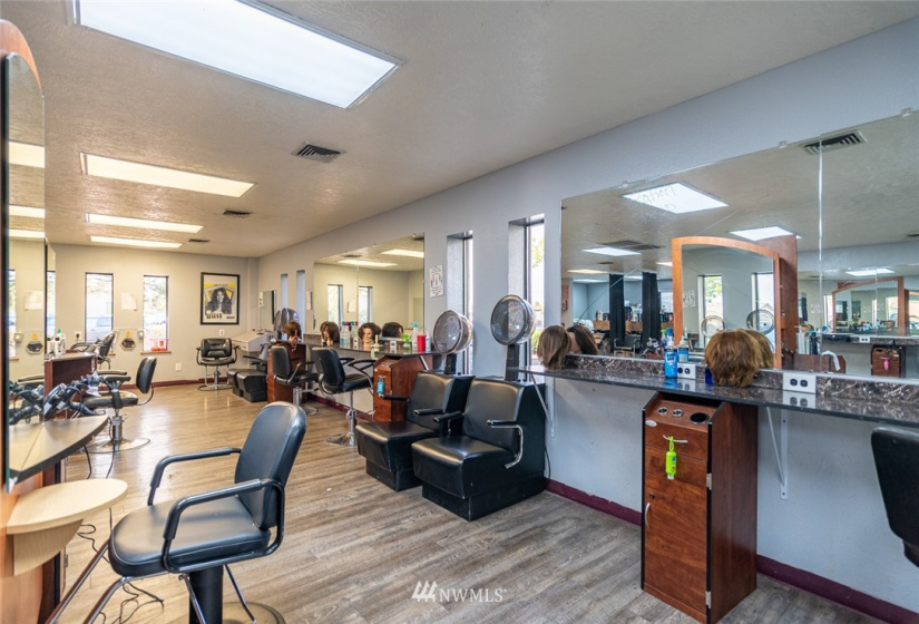 1418 Pioneer, Moses Lake, Washington 98837, ,Business Opportunity,For Sale,Pioneer,NWM1851373