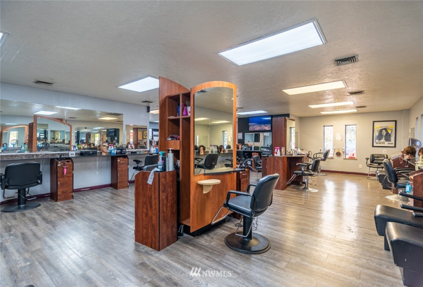 1418 Pioneer, Moses Lake, Washington 98837, ,Business Opportunity,For Sale,Pioneer,NWM1851373
