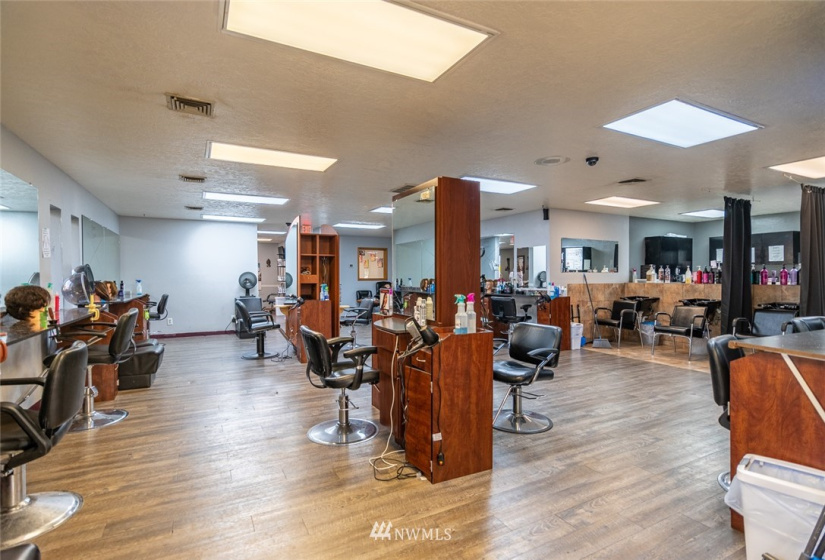 1418 Pioneer, Moses Lake, Washington 98837, ,Business Opportunity,For Sale,Pioneer,NWM1851373