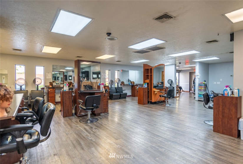 1418 Pioneer, Moses Lake, Washington 98837, ,Business Opportunity,For Sale,Pioneer,NWM1851373