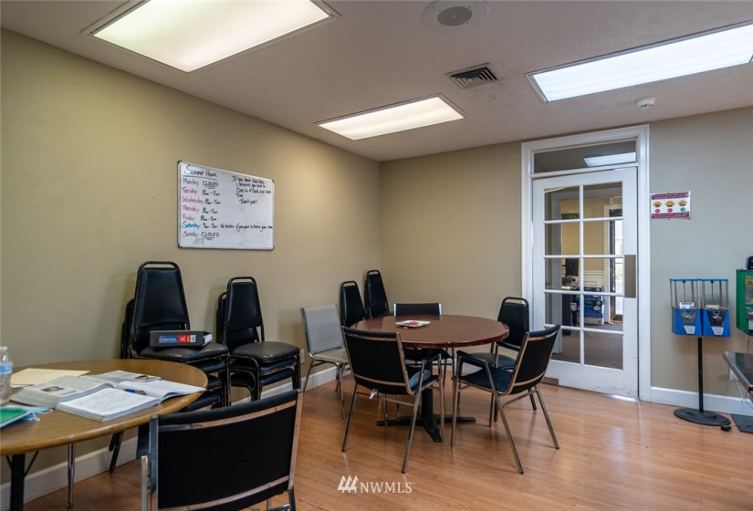 1418 Pioneer, Moses Lake, Washington 98837, ,Business Opportunity,For Sale,Pioneer,NWM1851373